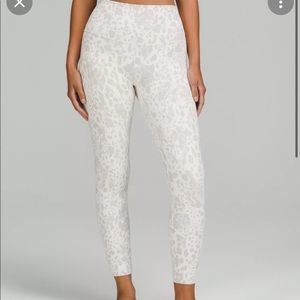 Lululemon align white cheetah print 25 inch